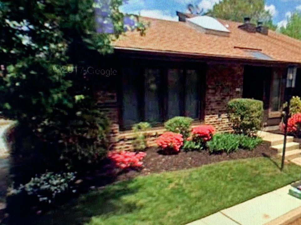 2nd image of 284 Uxbridge