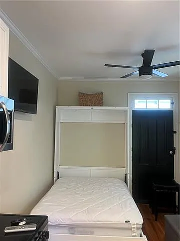 Studio, 1.0 bath, 250 sqft, $975 — Photo 3