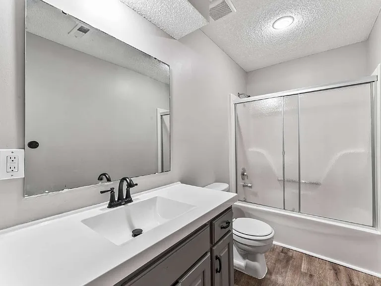 1322 N Harvey Dr — Photo 15