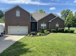 102 Montgomery Bell Dr, Burns, TN 37029