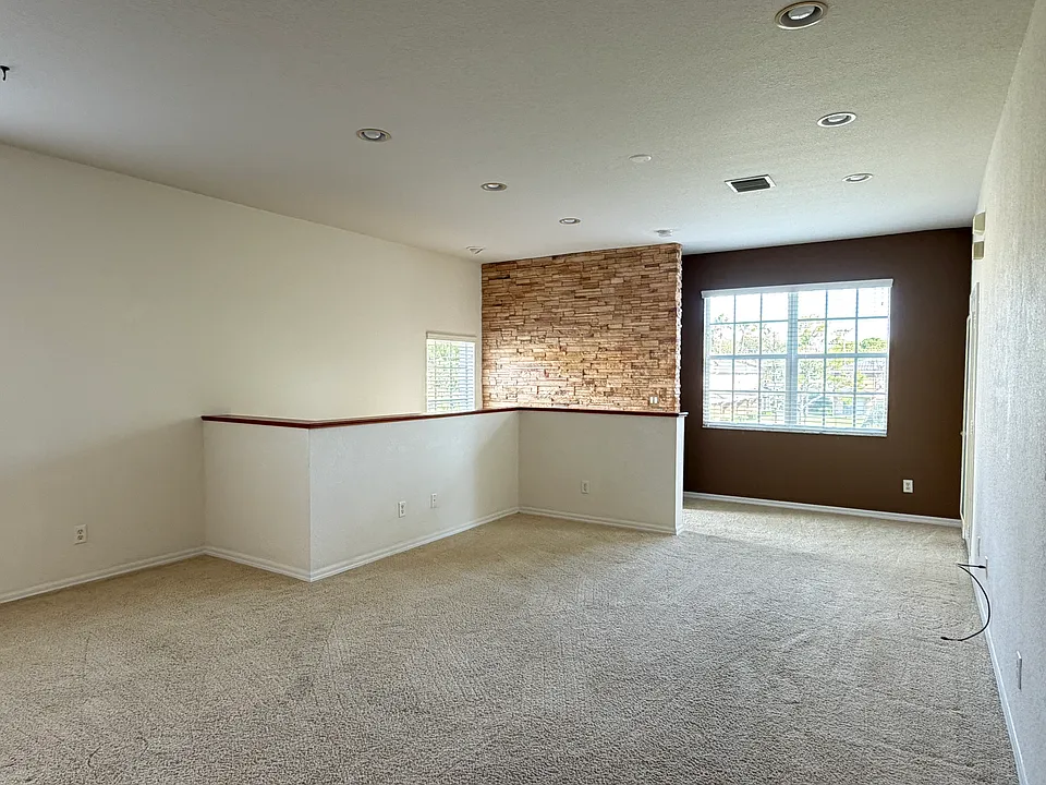1551 SE Wilshire Pl