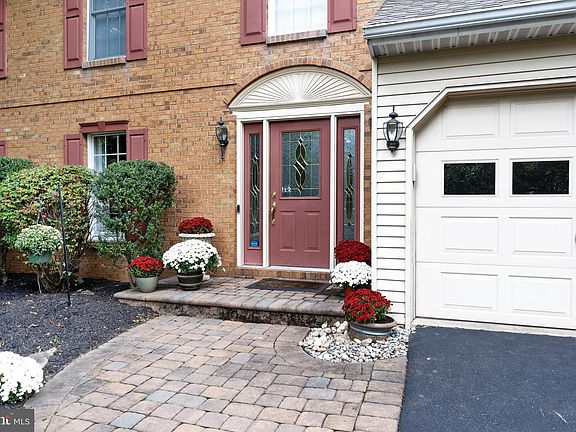 3rd image of 150 Hartford Ln