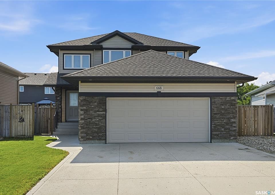 1st image of 668 Lehrer CRESCENT