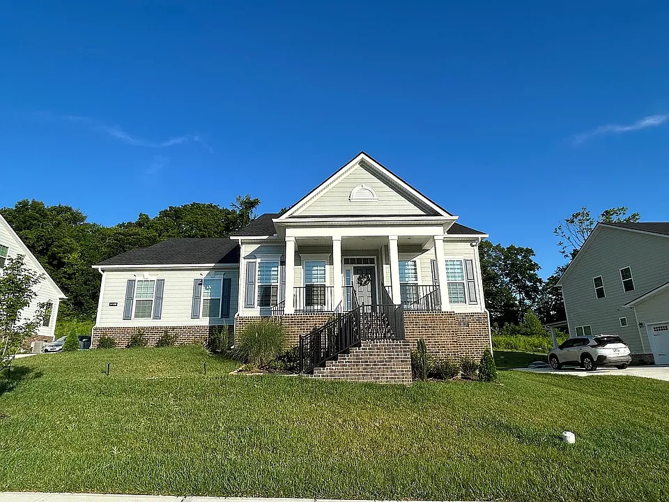9008 Brookpark Ave