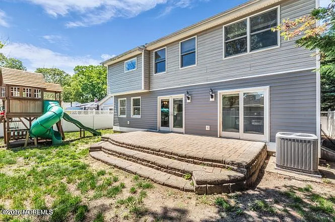 51 Venice Dr — Photo 25