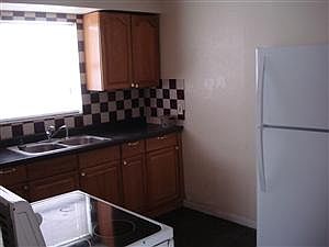 5th image of 917 E 25th Ave