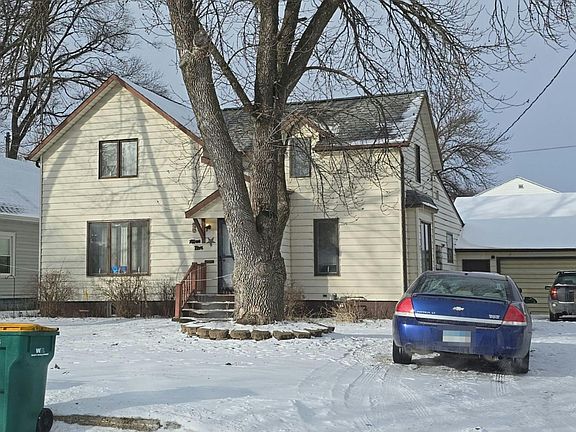 2nd image of 910 Bailey St