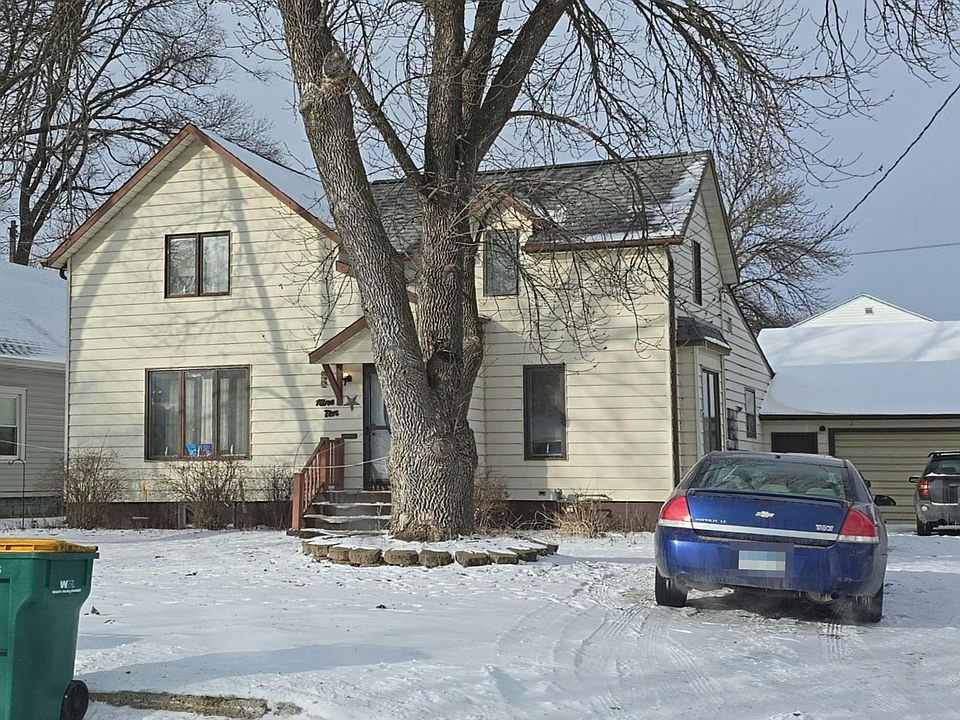 2nd image of 910 Bailey St