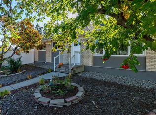 11227 40th Ave NW, Edmonton, AB T6J 0P9