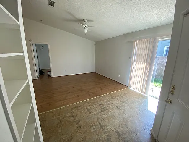2 bed, 900 sqft, $1,350 — Photo 4