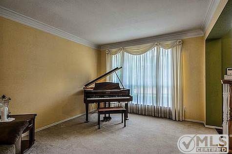4th image of 2200 Beechwood Ln