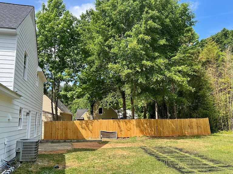 1231 Della Way — Photo 3