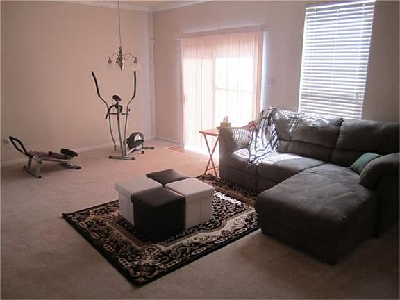 5th image of 8119 Montague Manor Ln