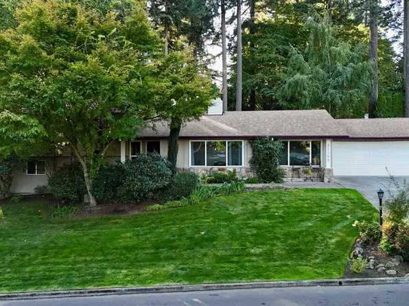 21105 SW Killarney Ct, Tualatin, OR 97062
