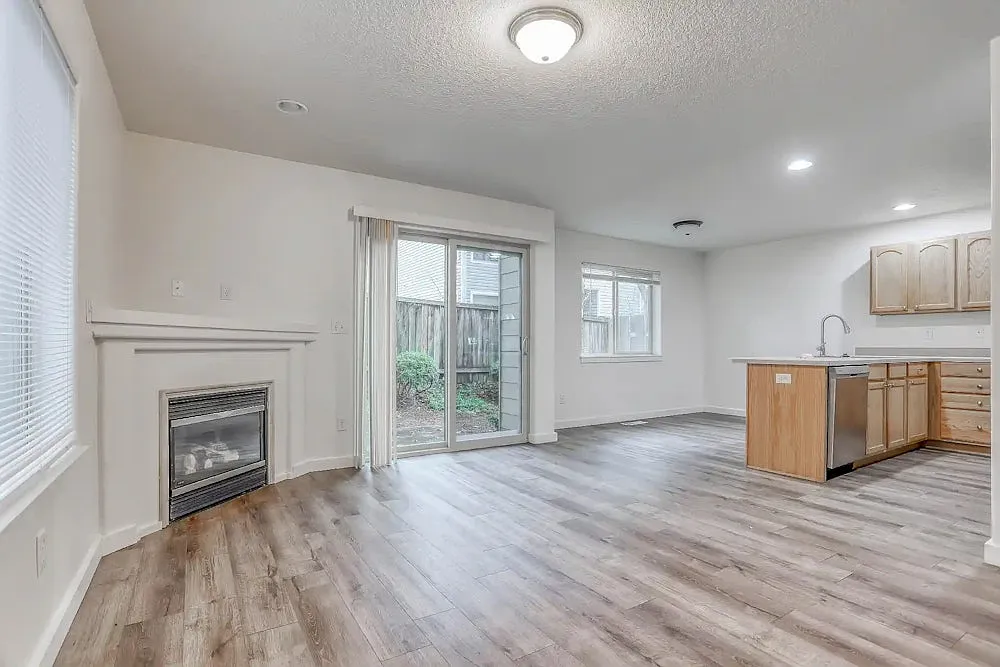 Roberts Court Townhomes — Photo 2