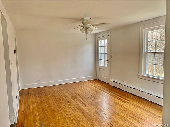 3rd image of 336 Armonk Rd