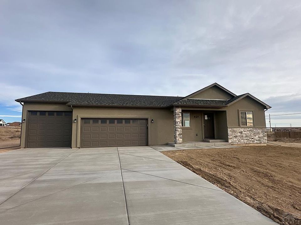 1st image of 927 E Moonbeam Dr