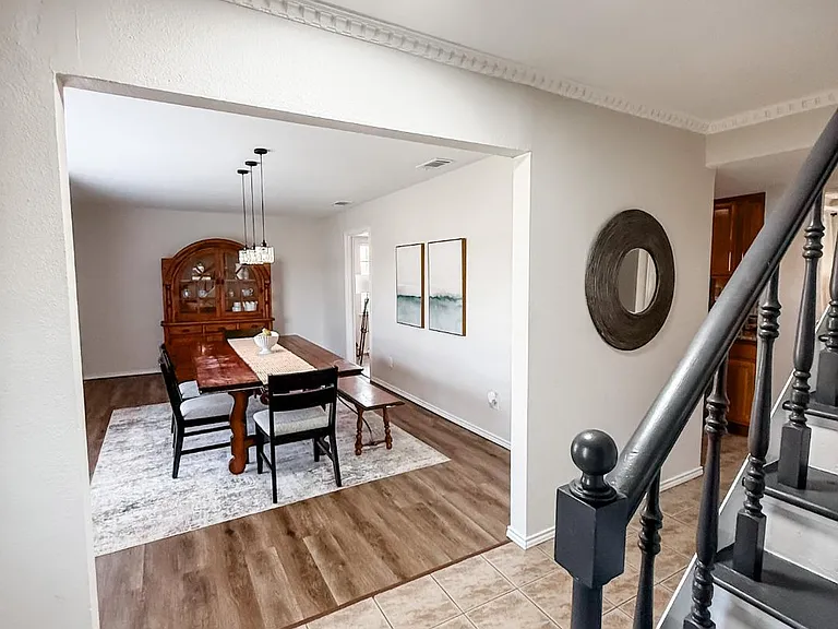 801 Egyptian Way — Photo 4