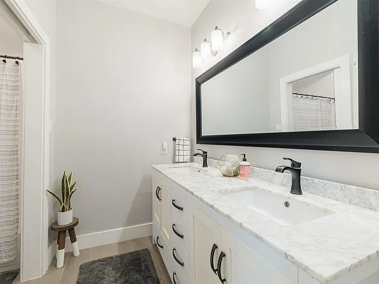1319 Ambergate Dr — Photo 14