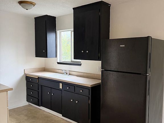 4th image of 2412 14th St APT B