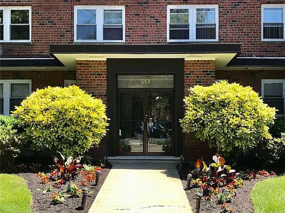 2nd image of 20 Hill Park Ave APT 3B