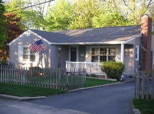 36 Fairweather Ave, Cranston, RI 02910