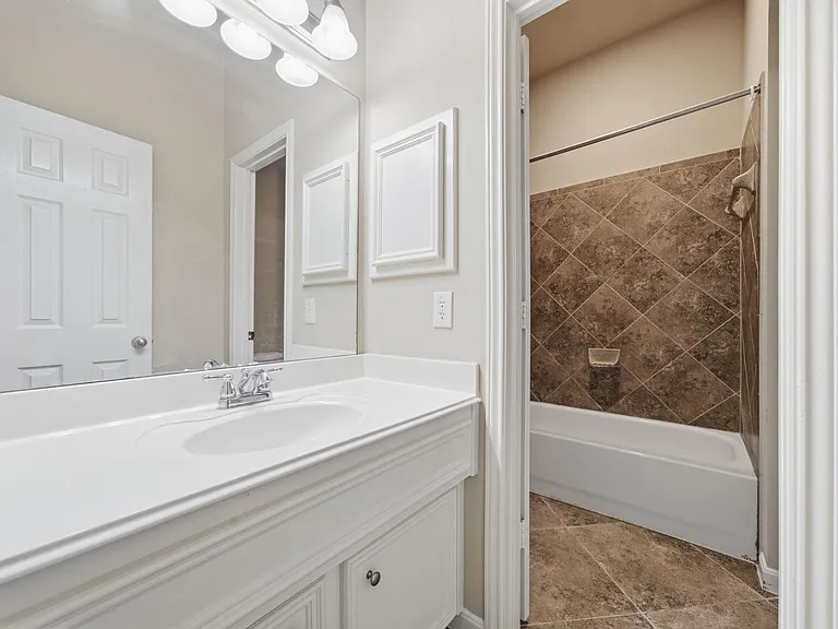 10703 Twilight Creek Ln — Photo 34