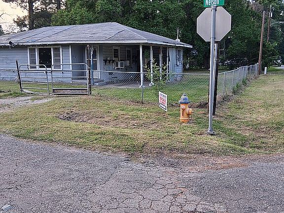 5th image of 390 Nelson St
