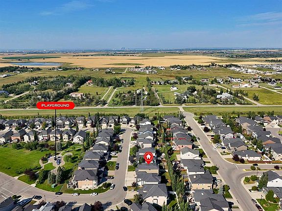 3rd image of 140 S Aspenmere Close