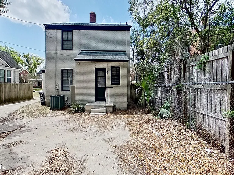 1651 Flagler Ave — Photo 25