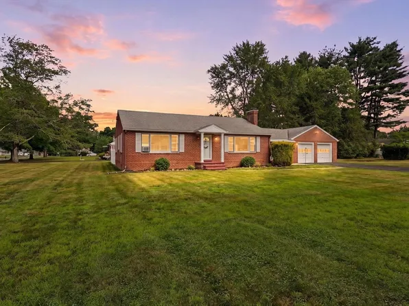 12 Wilbraview Dr, Wilbraham, MA 01095