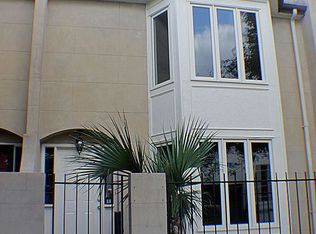 521 E Broughton St, Savannah, GA 31401