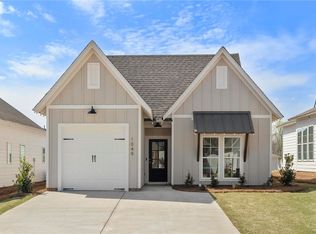 1049 Woodland Cir, Opelika, AL 36801