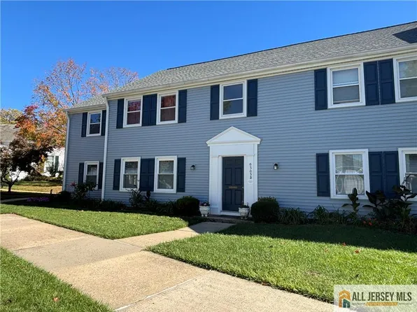 303 Sharon Way, Monroe Township, NJ 08831