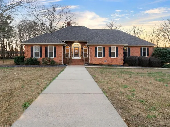 2300 Frettiesburg Dr, Rockmart, GA 30153