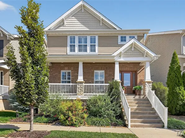 1412 Colonial Dr, Saint Charles, MO 63304