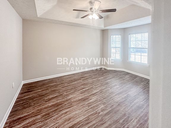 4th image of 581 Twin Oaks Ln