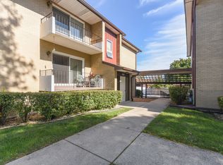 4735 W 105th St APT 203, Oak Lawn, IL 60453