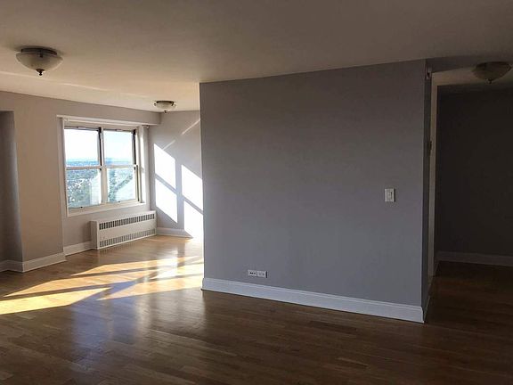 4th image of 12333 83rd Ave APT 2401