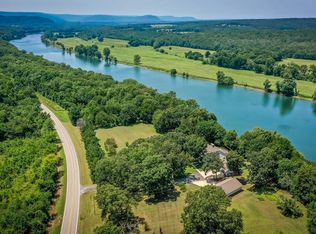 1722 Mountain View Rd, Locust Grove, AR 72550