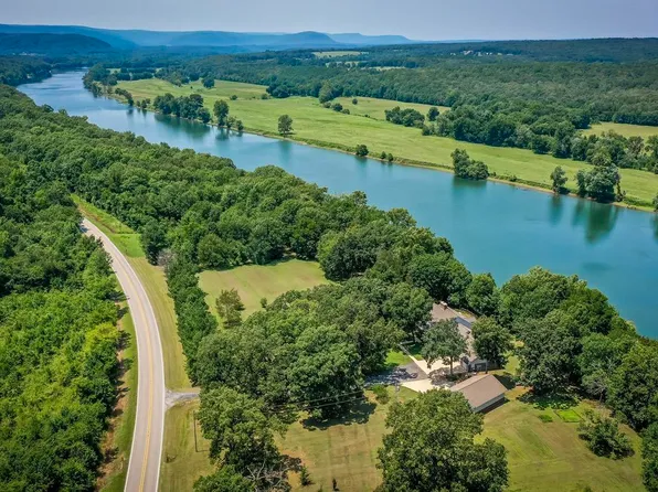 1722 Mountain View Rd, Locust Grove, AR 72550