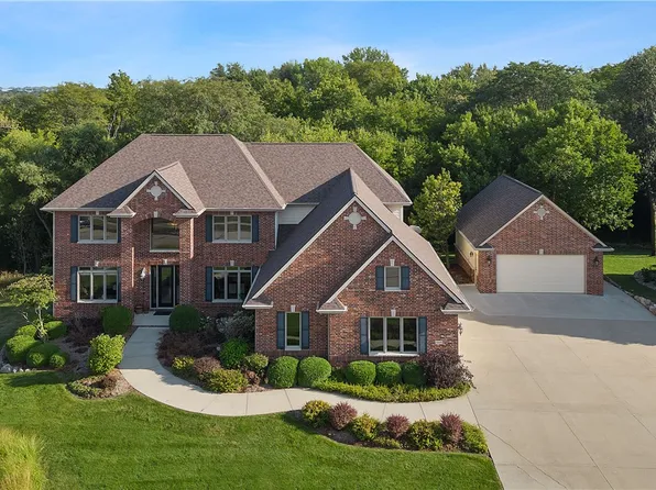 5019 160th St, Urbandale, IA 50323