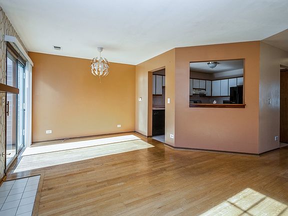 5th image of 201 Chesterfield Ct Unit D