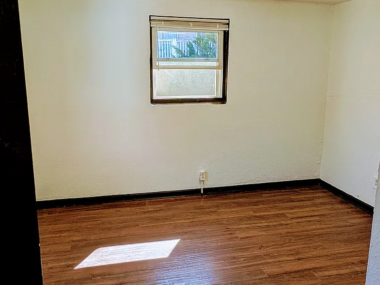 932 Fern Ave SE #B — Photo 8