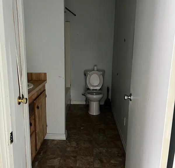 310 N Springfield Ave #5 — Photo 5