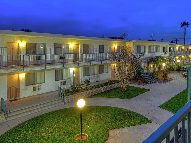 321 E Lincoln Ave — Photo 17