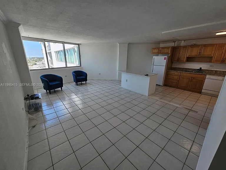 7135 Collins Ave #1821 — Photo 3