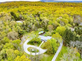 438 Willow Brook Rd, Clinton Corners, NY 12514