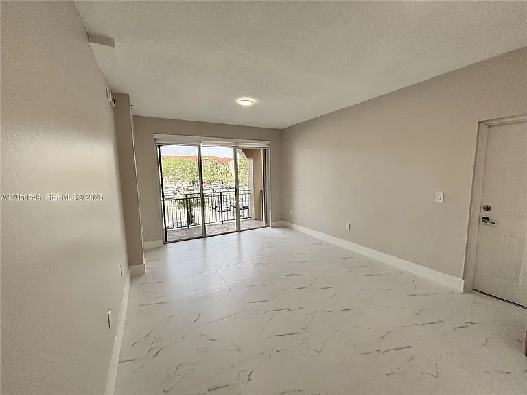 6440 NW 114th Ave #424 — Photo 1
