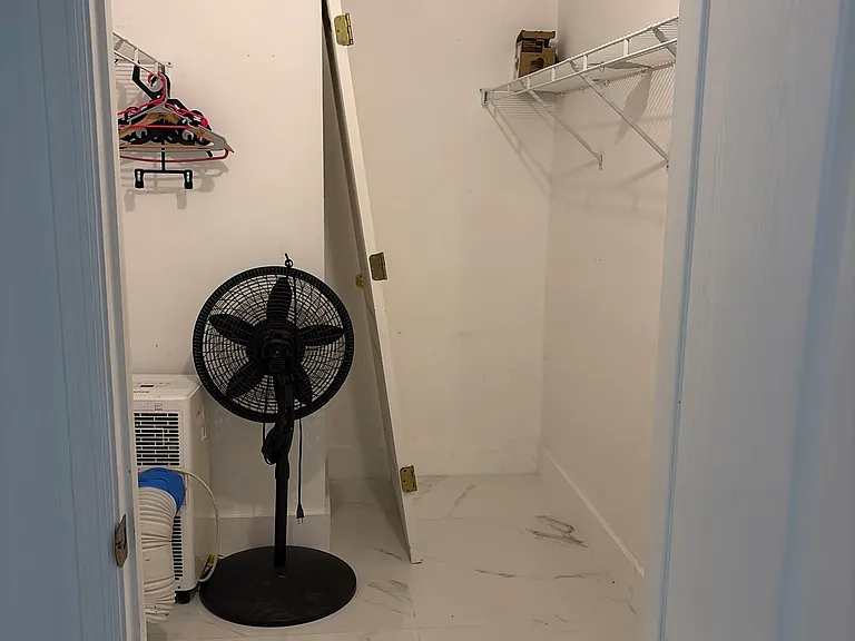 368 Parkdale Blvd #2 — Photo 7
